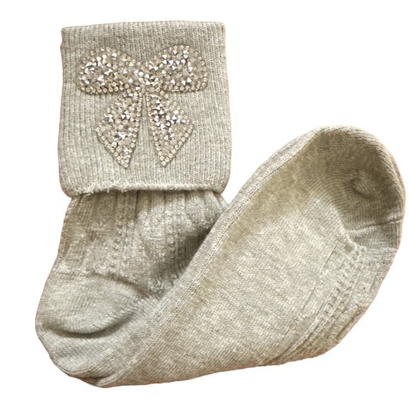 Elegant Light Grey Bow-Embellished Women's Socks - Picture 2 of 2